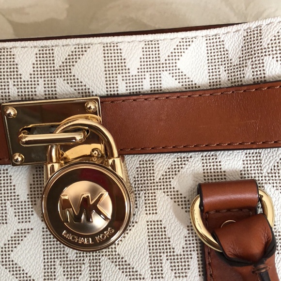 Michael kors purse - Picture 5 of 5